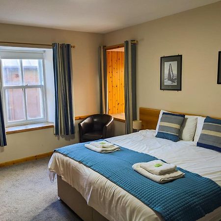 Ferry Inn Стромнесс Экстерьер фото