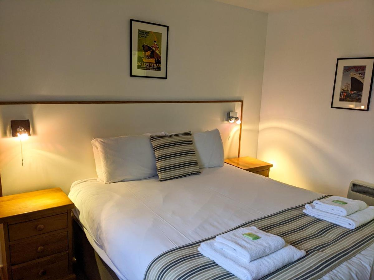 Ferry Inn Стромнесс Экстерьер фото