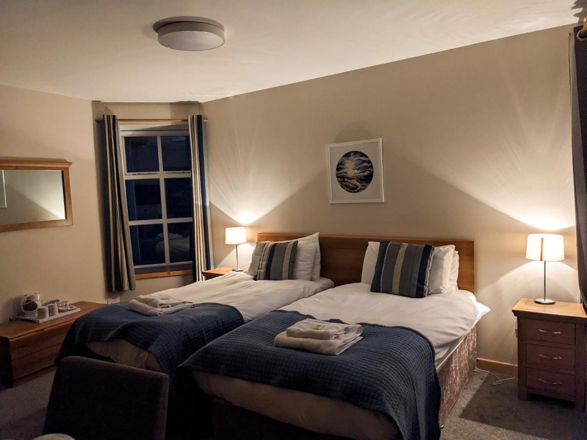 Ferry Inn Стромнесс Экстерьер фото