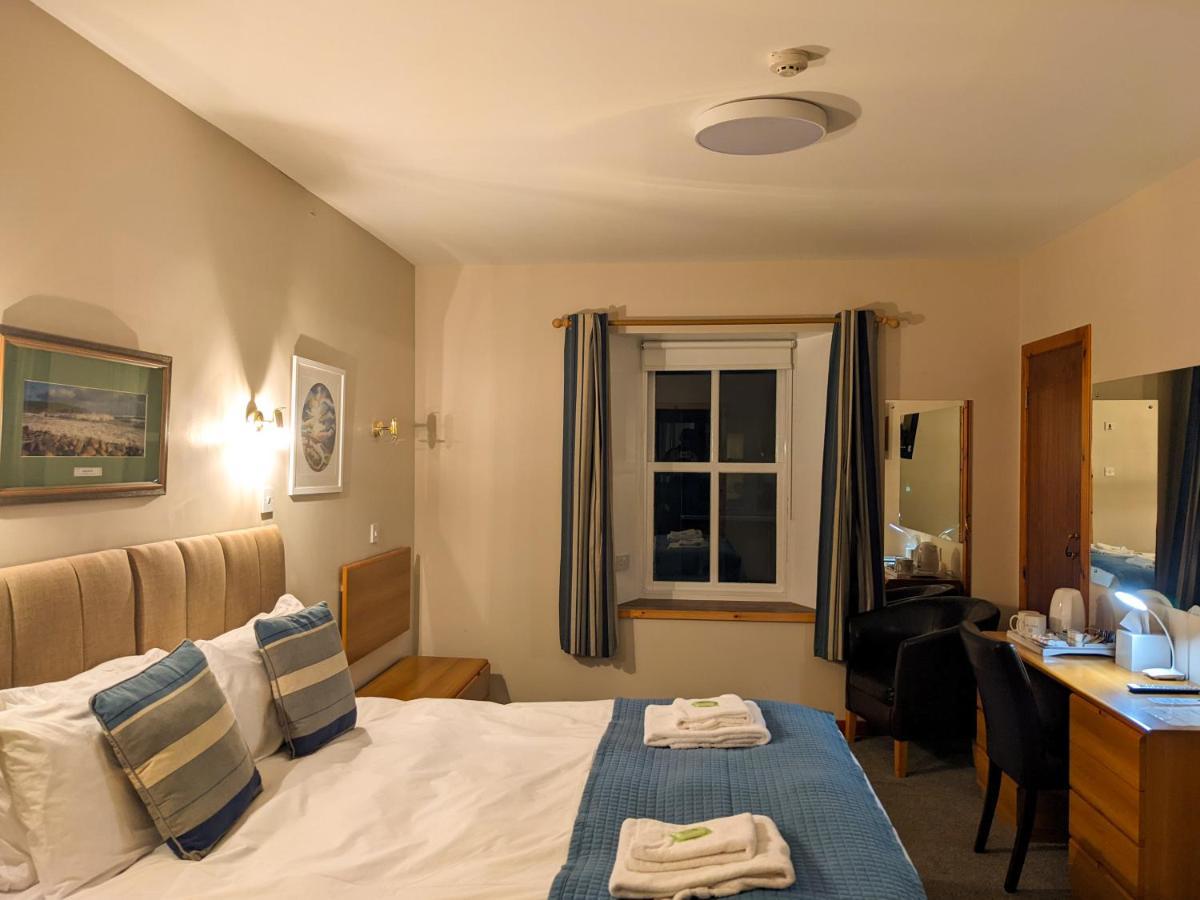 Ferry Inn Стромнесс Экстерьер фото
