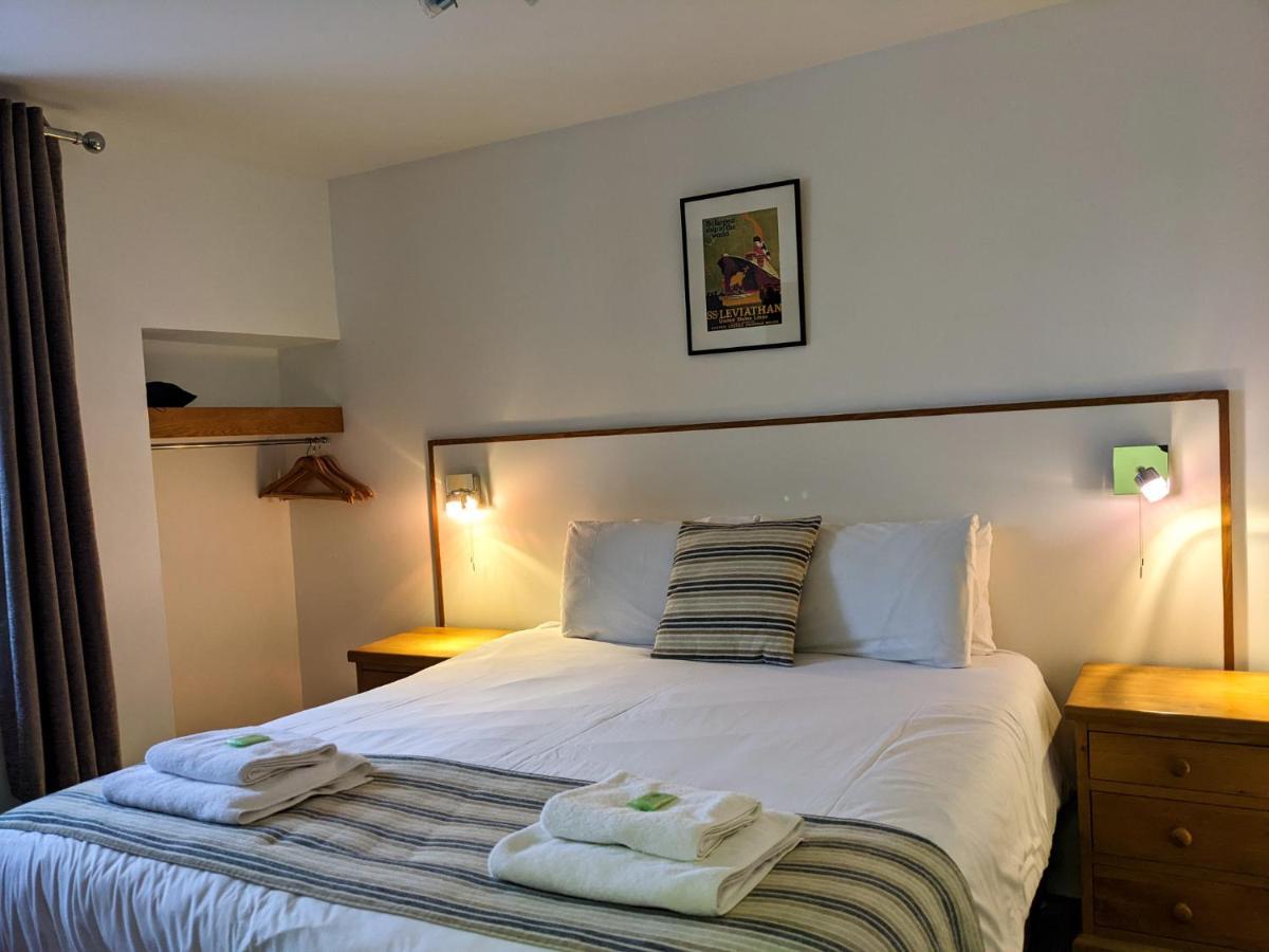 Ferry Inn Стромнесс Экстерьер фото