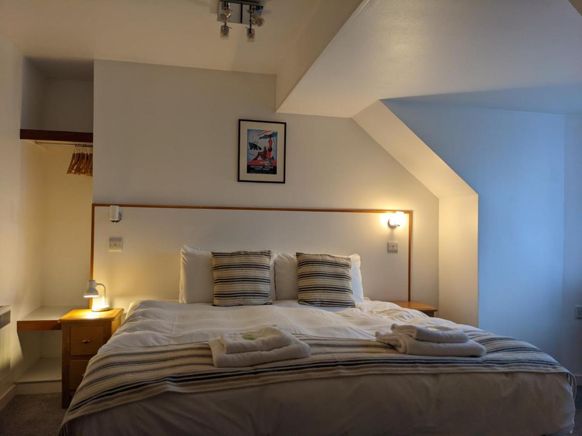 Ferry Inn Стромнесс Экстерьер фото