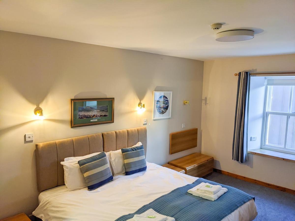Ferry Inn Стромнесс Экстерьер фото